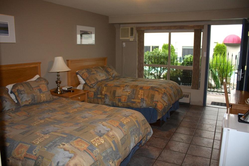 Hilltop Inn - Salmon Arm Buitenkant foto