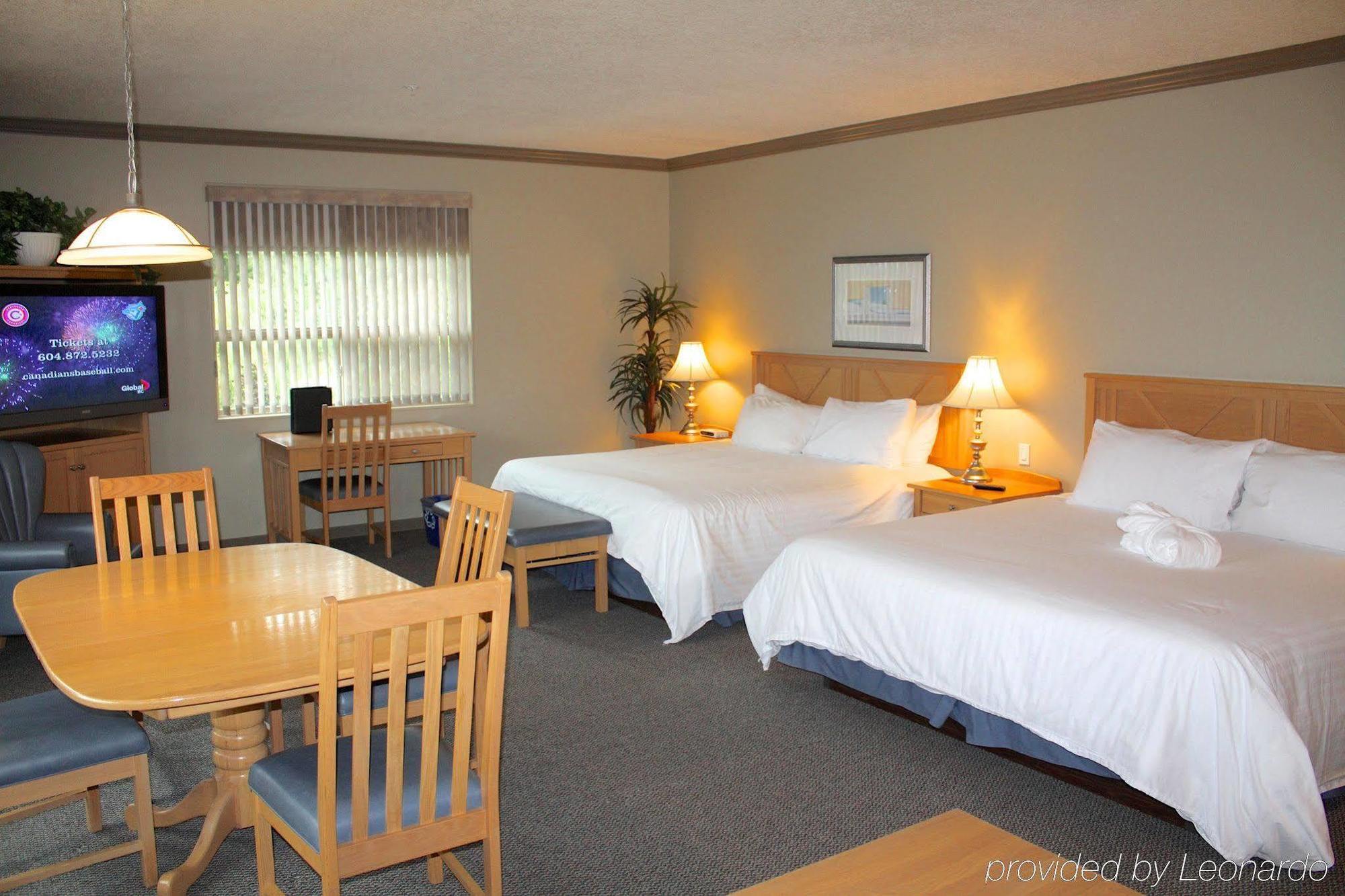 Hilltop Inn - Salmon Arm Buitenkant foto