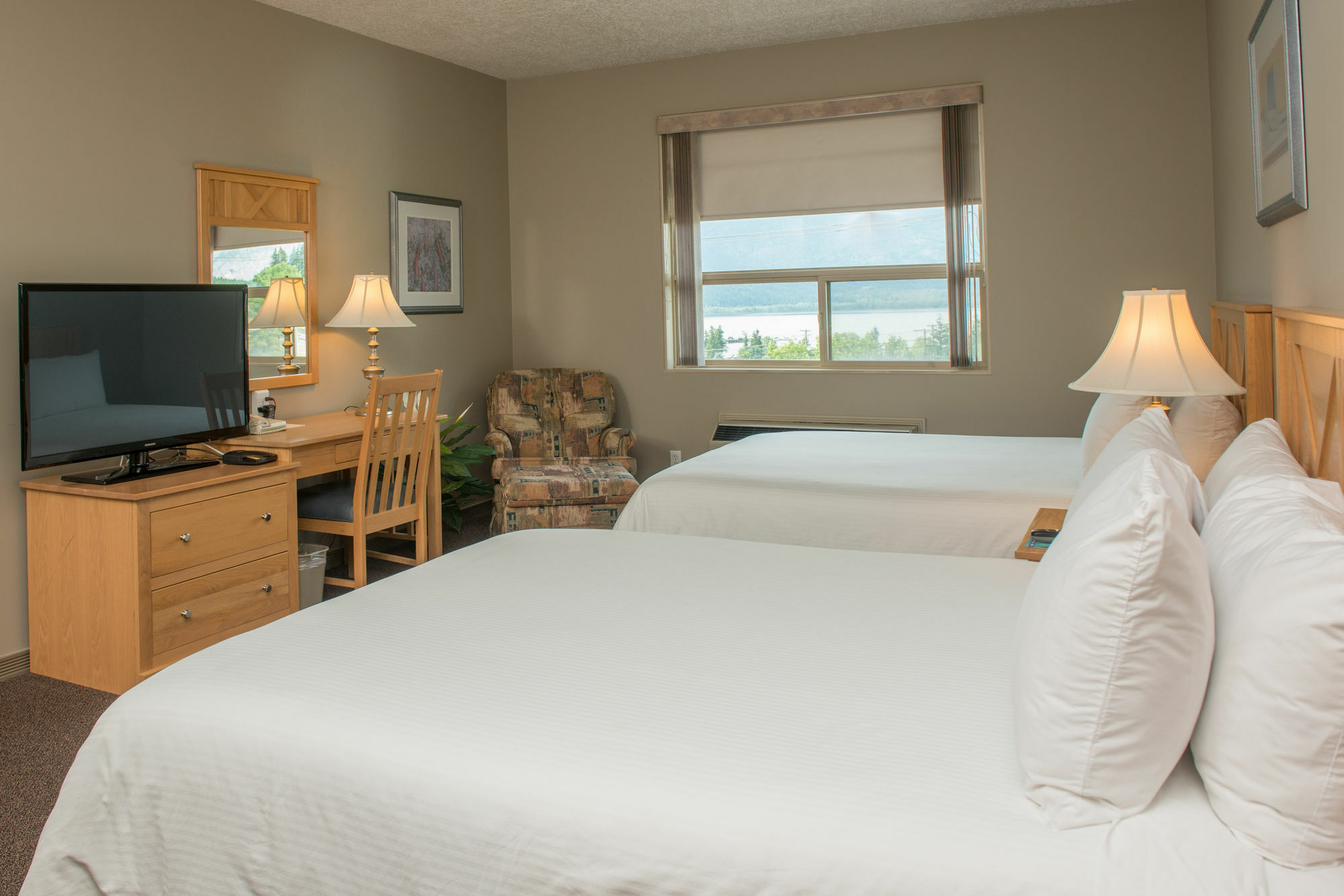 Hilltop Inn - Salmon Arm Buitenkant foto