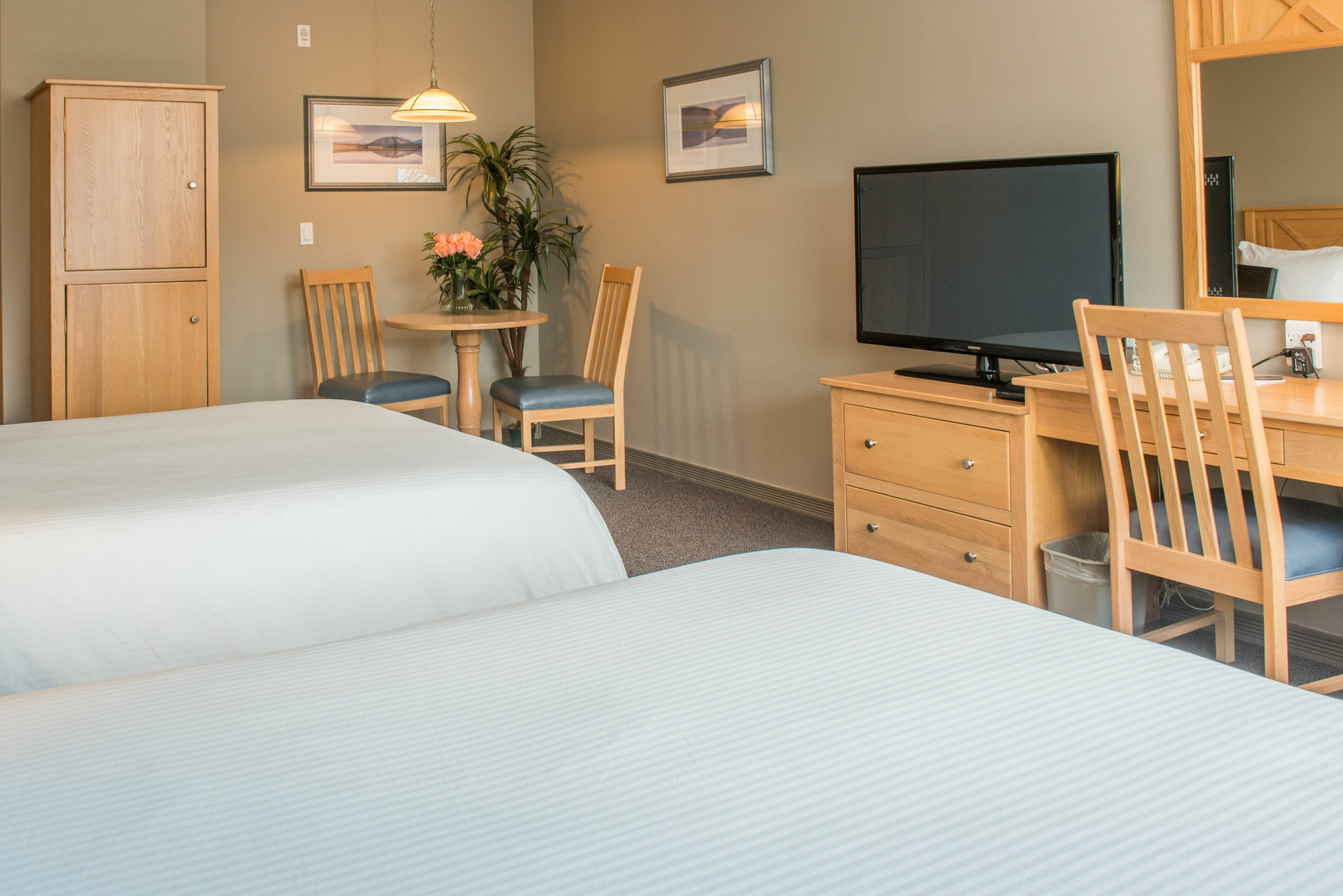 Hilltop Inn - Salmon Arm Buitenkant foto