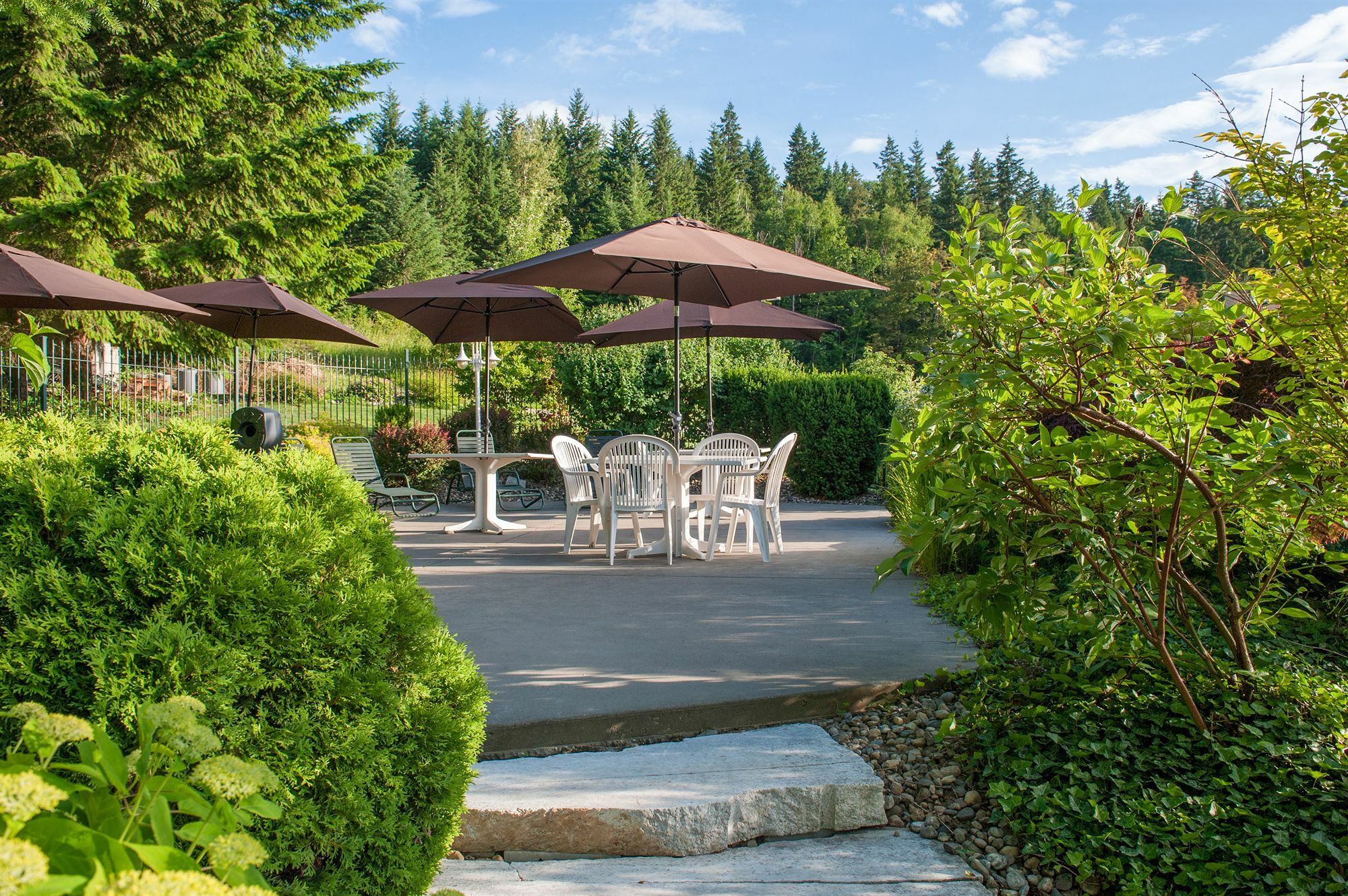 Hilltop Inn - Salmon Arm Buitenkant foto