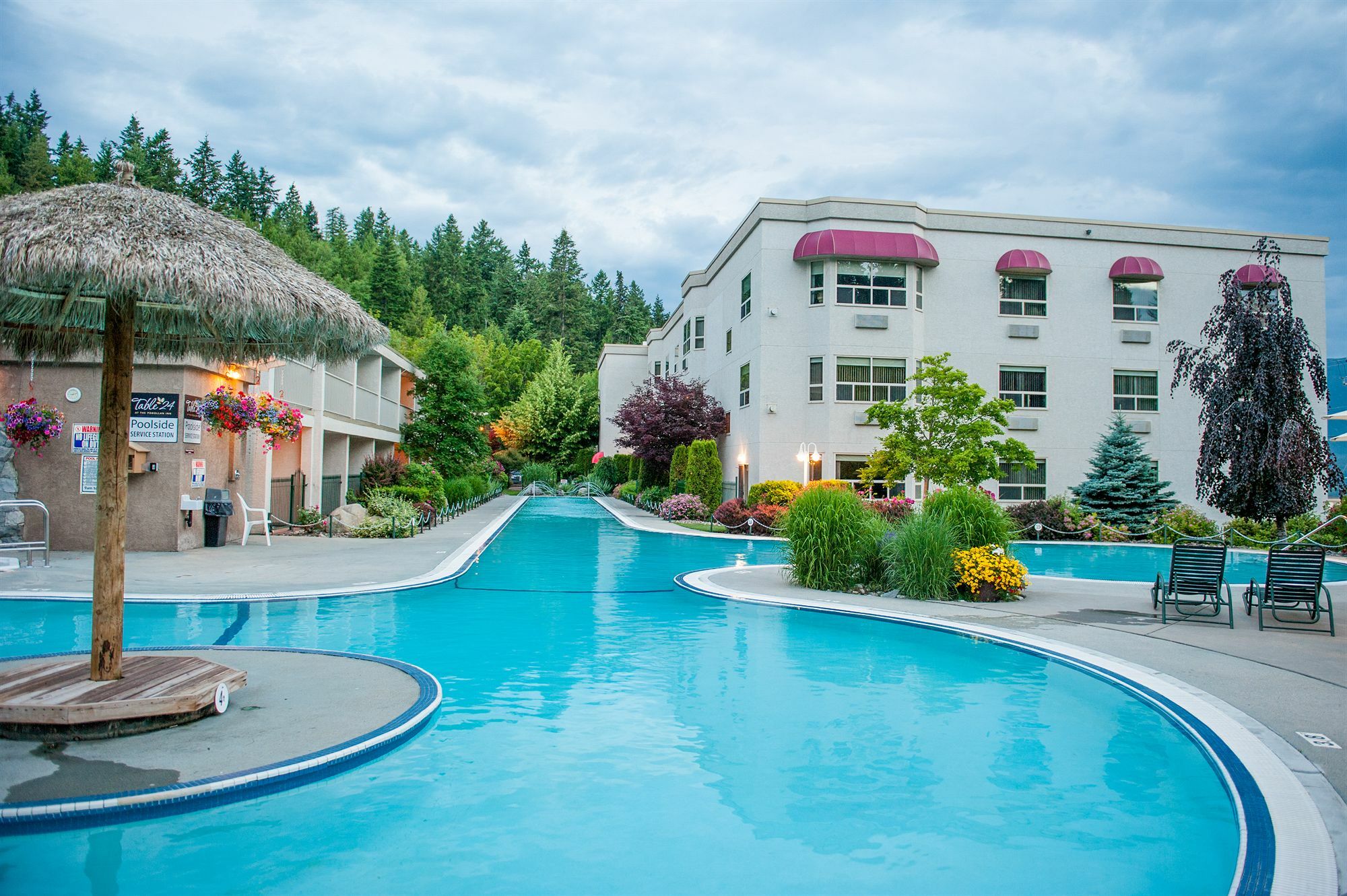 Hilltop Inn - Salmon Arm Buitenkant foto