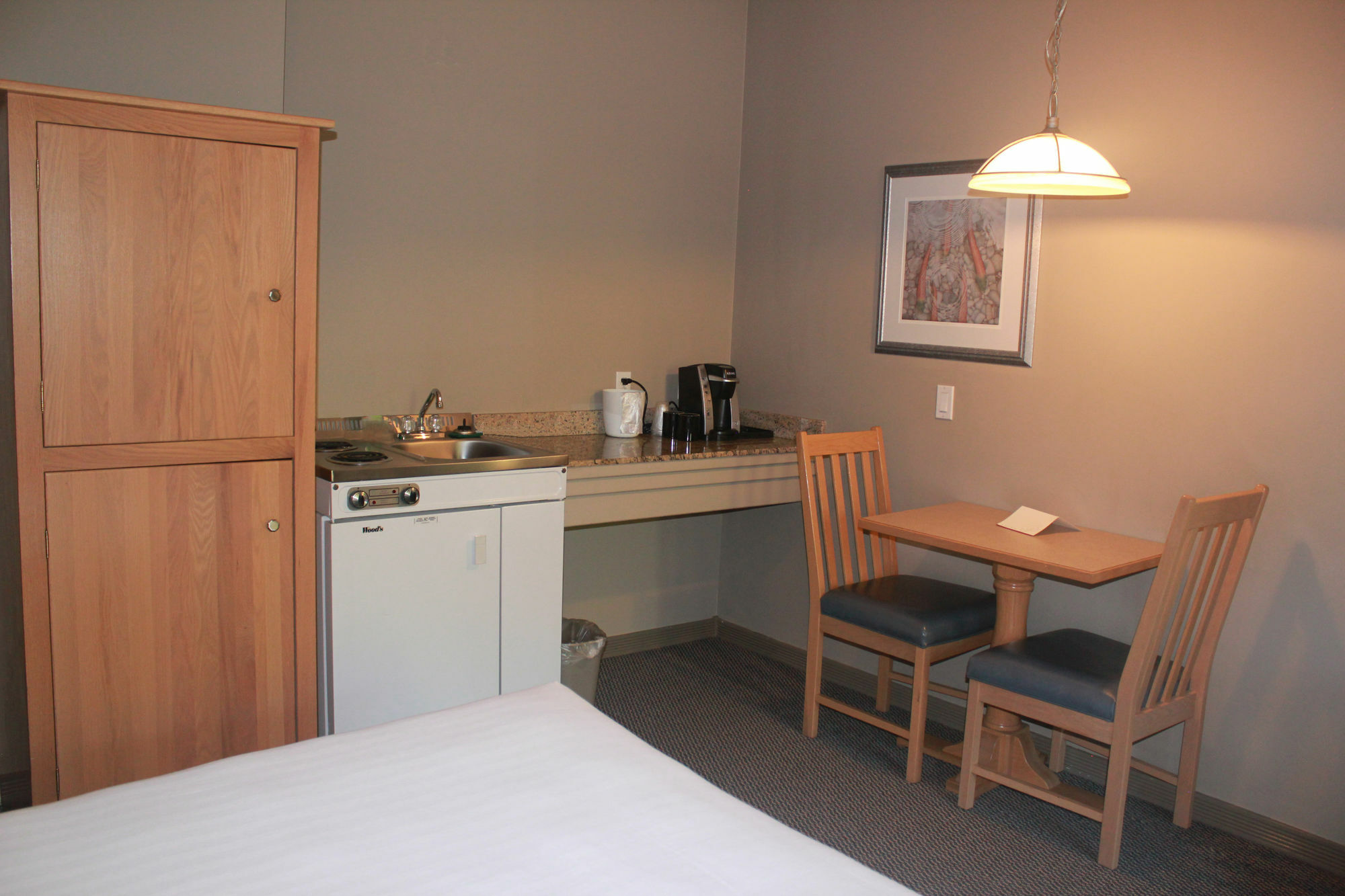 Hilltop Inn - Salmon Arm Buitenkant foto