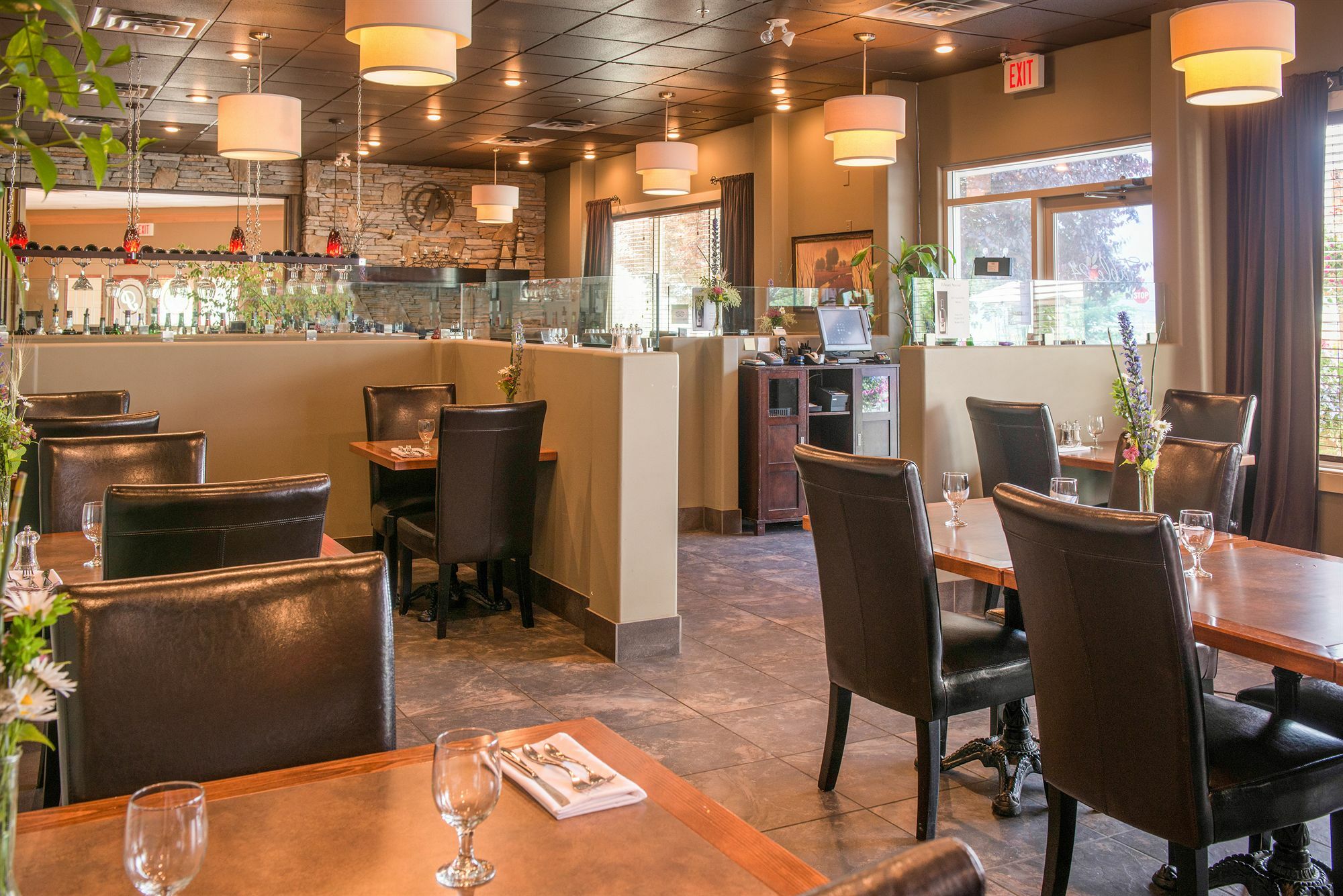 Hilltop Inn - Salmon Arm Buitenkant foto
