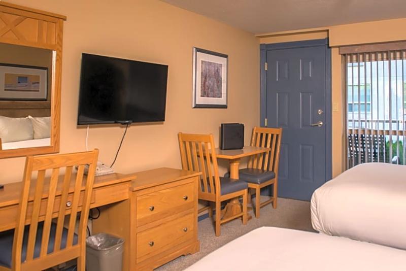 Hilltop Inn - Salmon Arm Buitenkant foto